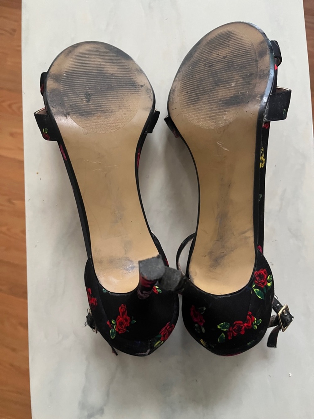 Betsey Johnson Mea strappy sandal kitten heel 2–2.5” floral embellishments - Picture 7 of 7